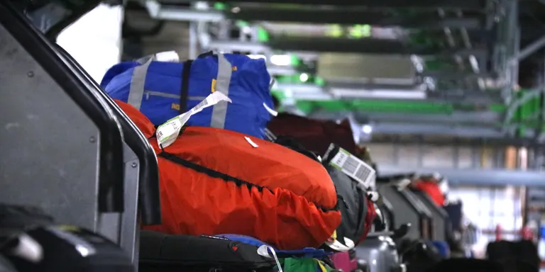 Els controls de les maletes s'agilitzen a la T2: dels taulells de facturació als operadors de 'handling' en 3,5 minuts