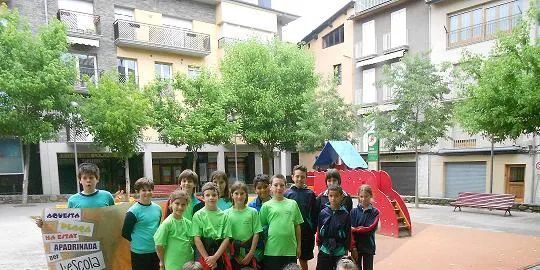 Alumnes de la Seu 'apadrinen' parcs i places de la ciutat