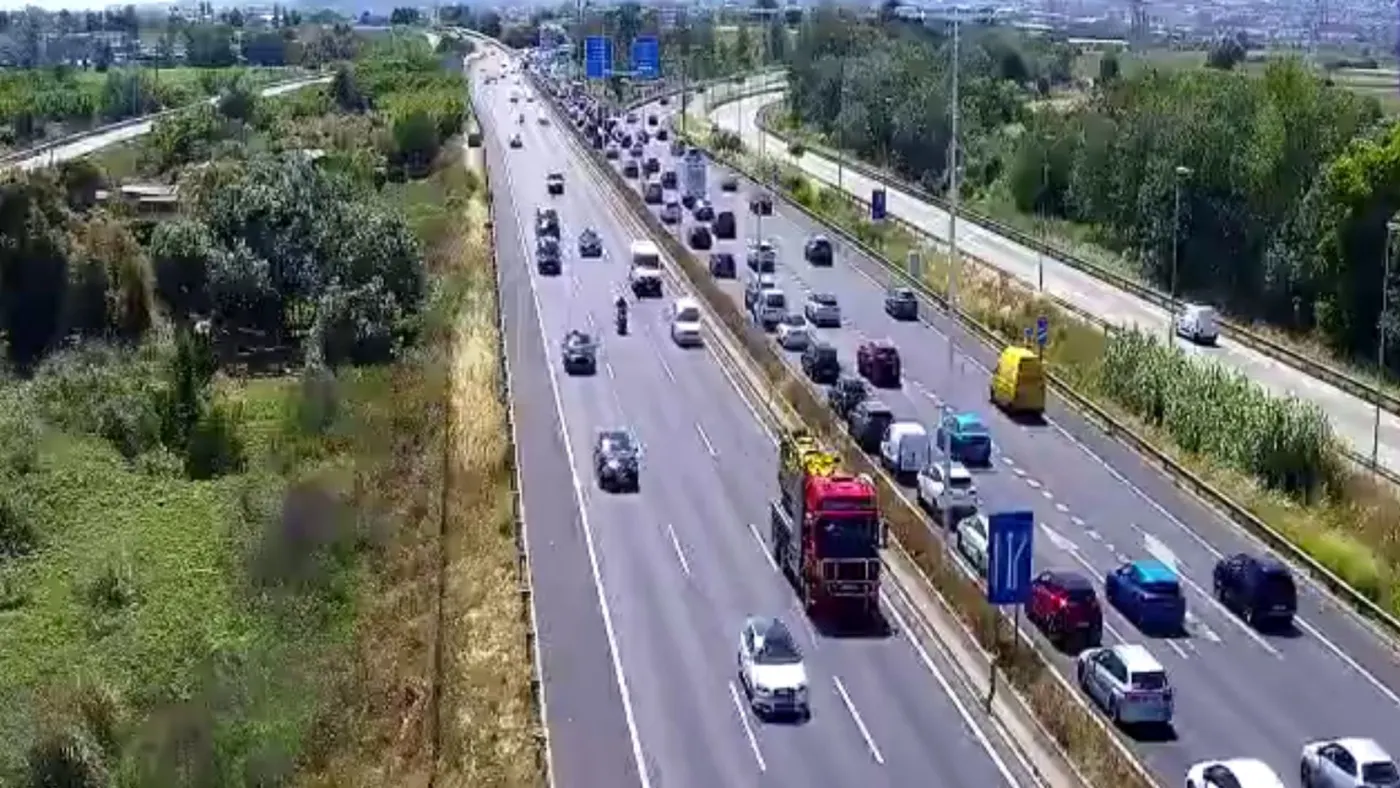 Retencions importants a la C-32 després d’un accident entre Sant Boi i El Prat