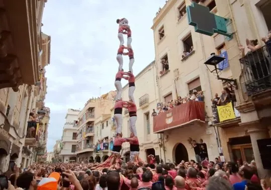 Darrera sortida de la Colla Vella abans del Concurs de Castells