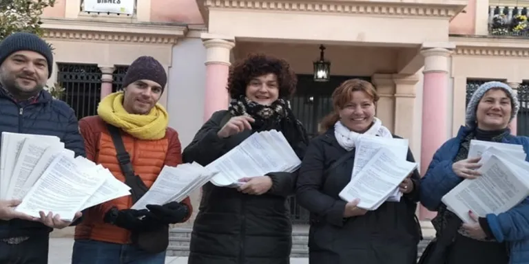 La comunitat educativa del Rivo Rubeo presenta 1800 al·legacions contra l’abocador de Can Balasch