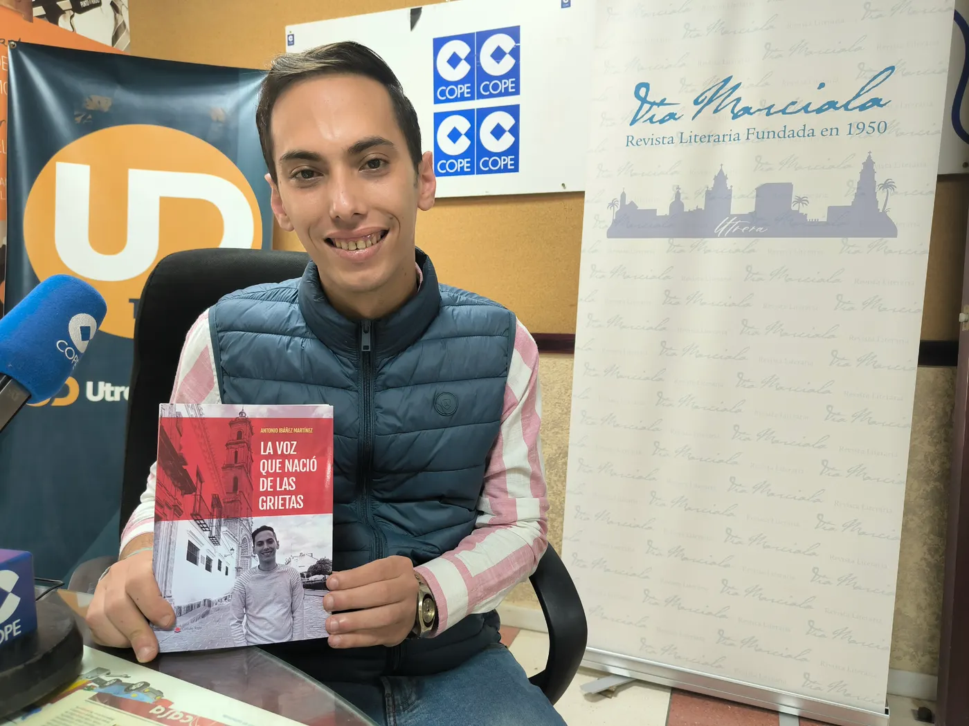 Antonio Ibáñez presenta en COPE Utrera su libro 'La voz que nació de las grietas'