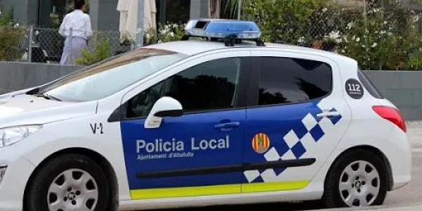 La Policia Local d’Altafulla deté dues persones acusades de robatori amb força a l’interior de vehicle