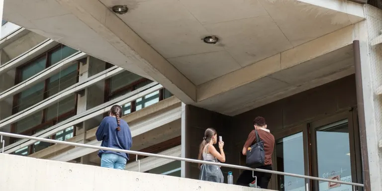 La URV impulsa un programa pilot per a que joves tutelats i extutelats superin amb èxit els estudis universitaris