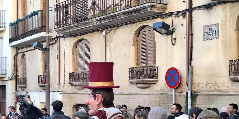 L’Home dels Nassos es torna a passejar per Valls
