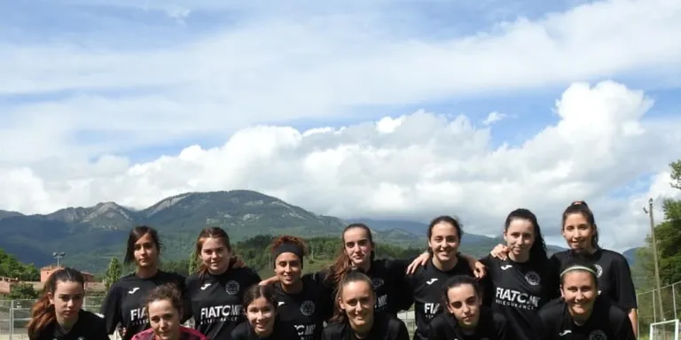 Acord de patrocini de l'FC Pirineus amb PEUSA