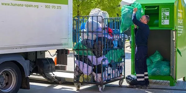 Altafulla recicla 18 tones de residus tèxtils durant el 2021