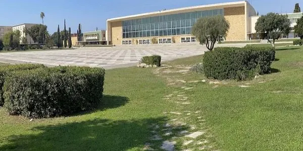 La Generalitat es compromet a traslladar la Laboral a Campclar, per 100 MEUR