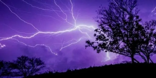 Bona part d'Altafulla roman més de 4 hores sense llum a causa de la tempesta de pluja i elèctrica