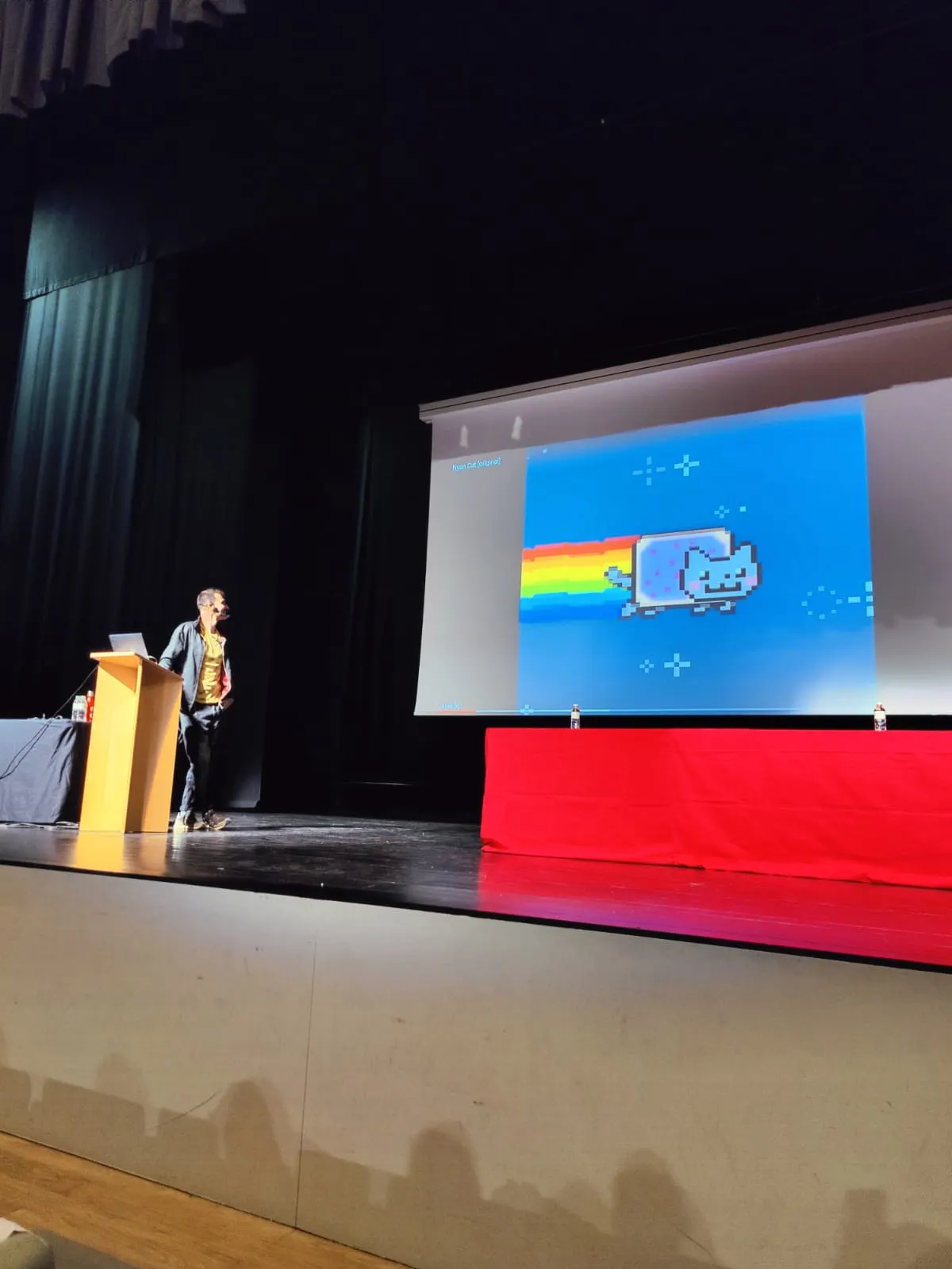 Professionals de tota la comarca debaten sobre l’ús que fa el jovent de les criptomonedes