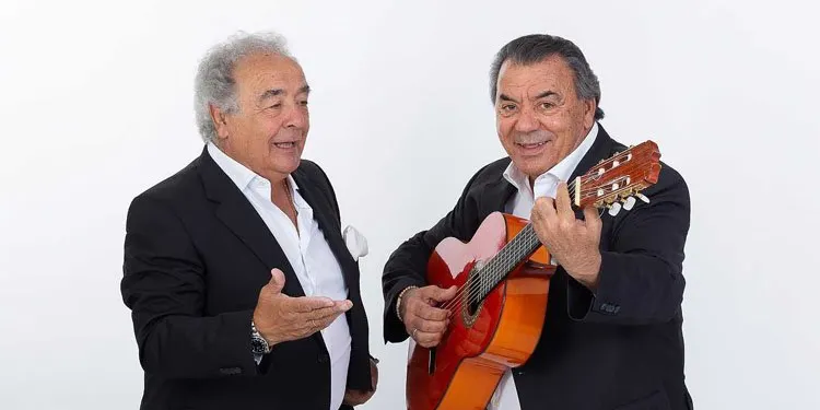 Los del Río celebran en COPE Utrera el 25º aniversario del numero 1 logrado por «Macarena» en Estados Unidos