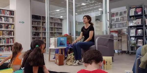 La conscienciació sobre el bon ús de l'aigua arriba a la Biblioteca d'Altafulla en forma de contacontes