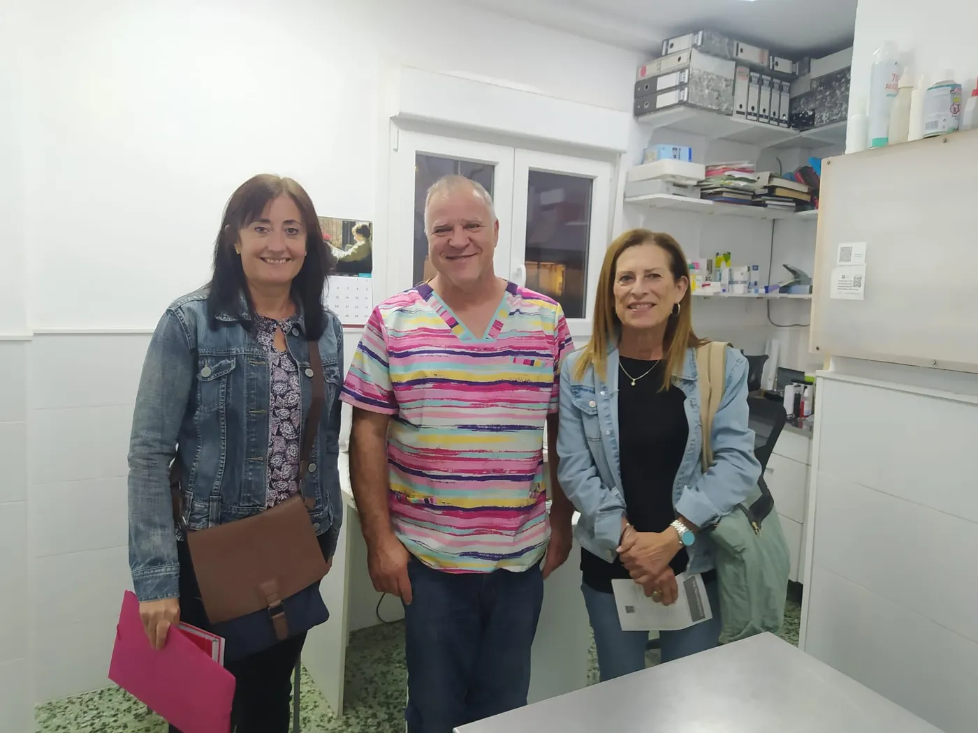 Alumnes de Cambrils practiquen el català en establiments col·laboradors del Voluntariat per la llengua