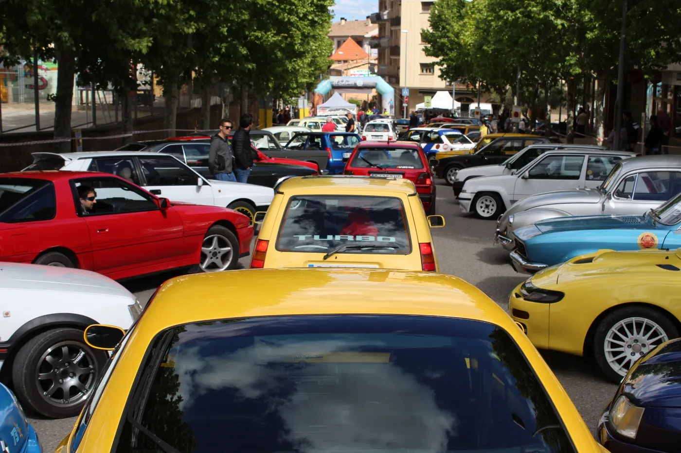 Vehicles japonesos, clàssics i motos antigues tornen a la Fira de Sant Isidre