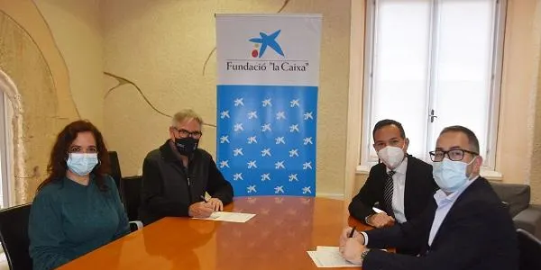 La Fundació ‘La Caixa’ i Caixabank col·laboren amb l’Ajuntament de Torredembarra per crear un espai digital al centre obert Capicua