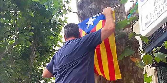 PP i C's insten l'Ajuntament a retirar les estelades de la riera