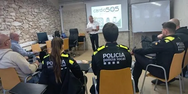 Curs de reciclatge de suport vital bàsic i ús de desfibril·lador per a la Policia Local i Protecció Civil de Creixell