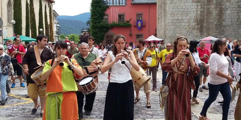 Unes 20.000 persones visiten el Mercat Medieval dels Canonges