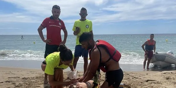 El servei de vigilància i socorrisme a Roda de Berà es posa a prova amb un simulacre