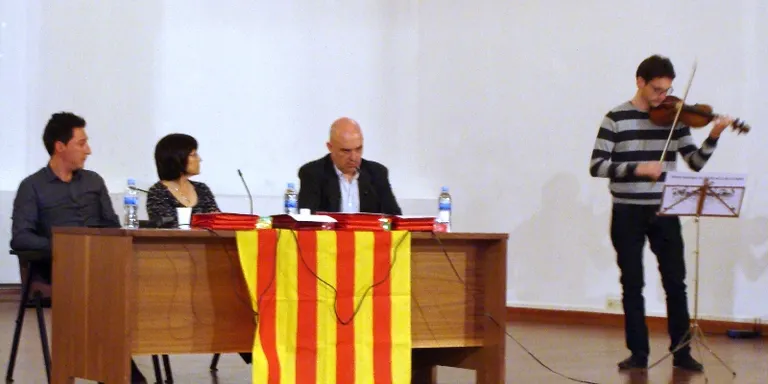 Lliurats els premis dels Jocs Florals de l'Escola d'Adults