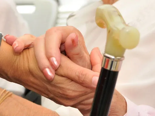 L'Ajuntament s'adhereix a la Guia contra el maltractament a la gent gran