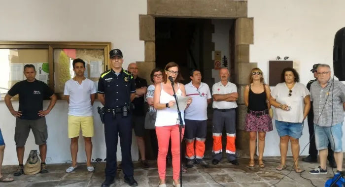 Foto: l'Alcaldessa ha llegit el manifest (ANC d'Arenys de Mar)