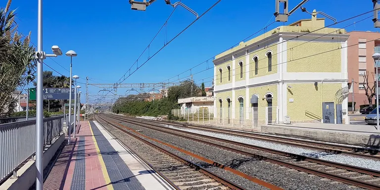 Veïns de Baix a Mar traslladaran a la Síndica de Greuges la seva preocupació pel tercer fil