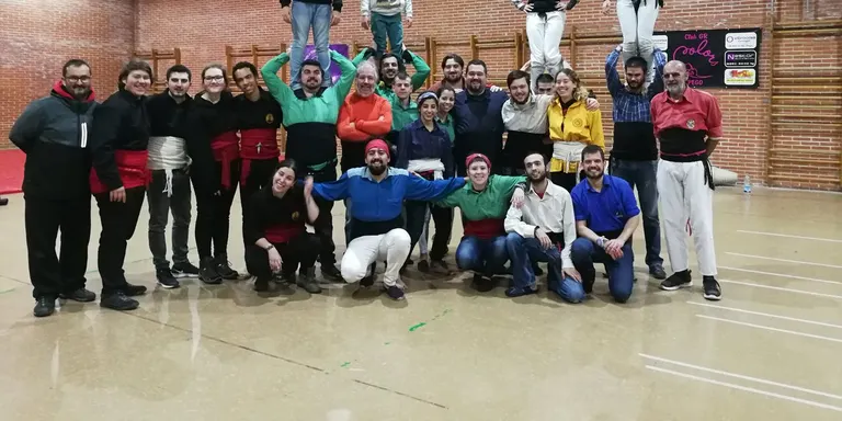 Els Castellers de l'Alt Maresme assessoren tècnicament a grups de moixerangues d'Alacant