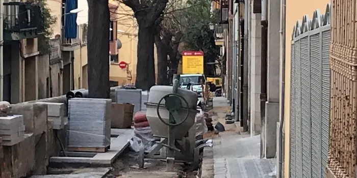 Els veïns de l’altell del rial de Sa Clavella es van trobar ahir a la tarda amb Annabel Moreno i Laia Martín