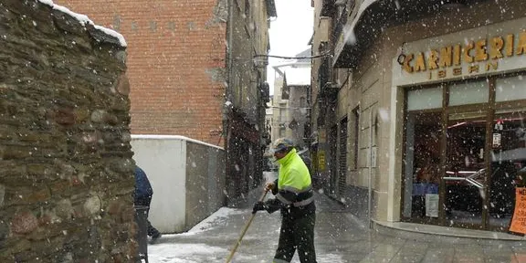 Setena nevada de l'any a la Seu i alta afectació en el trànsit