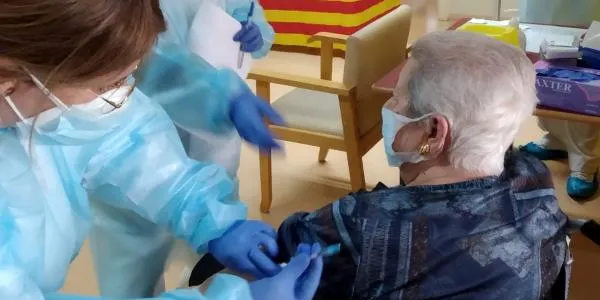 La vacuna de la Covid arriba a les residències de Torredembarra i Creixell