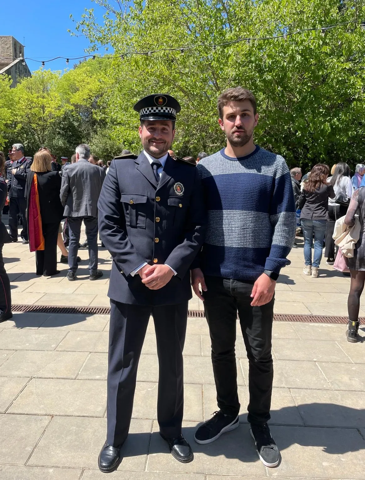 Dos agents de la Policia Local de Solsona reben una felicitació el Dia de les Esquadres