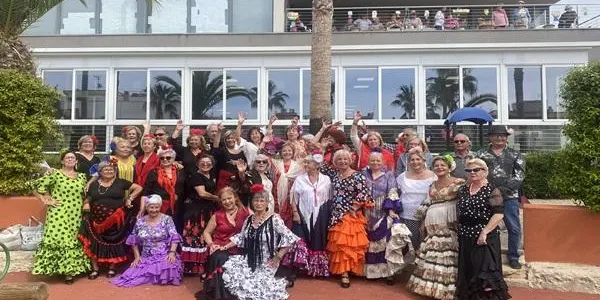 'La Feria d'Abril' envaeix el parc del carrer Marinada de Roda de Berà
