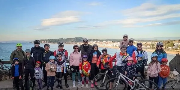 Una vintena de ciclistes participen en la ‘Geocaching Infantil’ de la Penya Ciclista Altafulla
