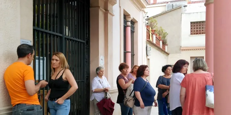 Poca assistència a la manifestació per la víctima de la violació de Manresa