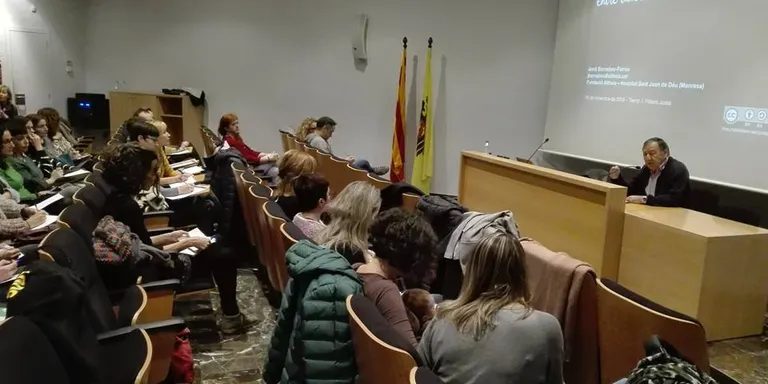Tècnics del Pallars Jussà es formen sobre com les xarxes socials afecten els adolescents