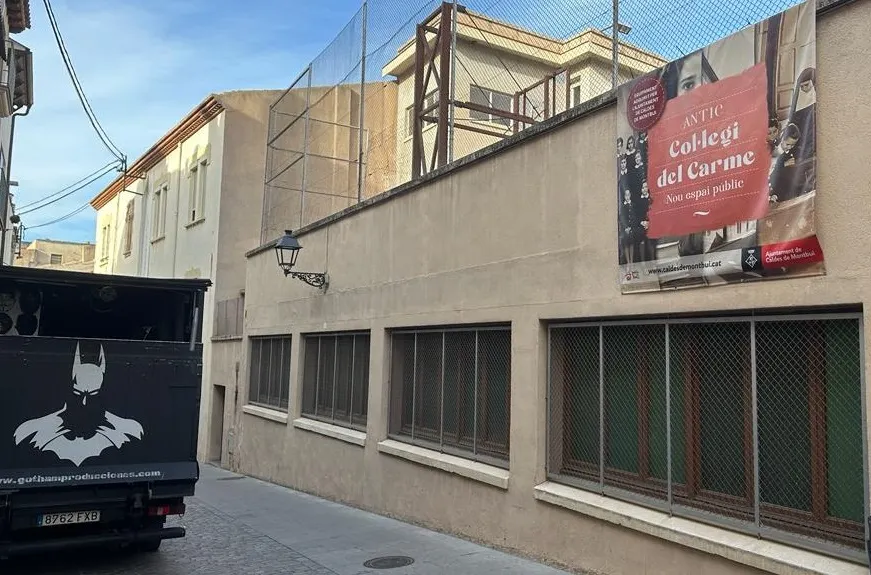 Netflix converteix l’antic Col·legi del Carme en una presó per a dones per a la nova sèrie ‘El cuerpo en llamas’