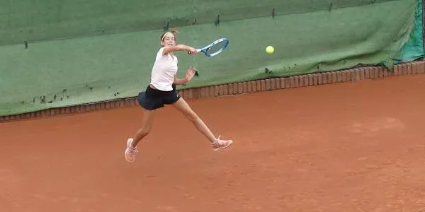 La pluja ajorna el duel dels 1/8 de final del Campionat de Catalunya entre Anna Ortiz i Inés Costa