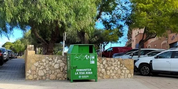 Altafulla recull gairebé dinou tones de roba usada durant l'any 2022