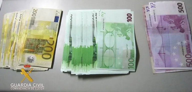 Intervenen a la duana de la Farga de Moles 60.000 euros de diner negre
