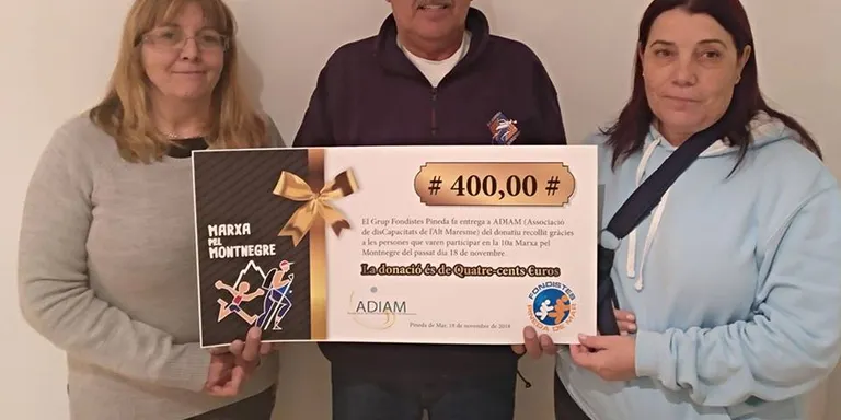 Els Fondistes de Pineda fan entrega de 800 a ADIAM i l'Associació contra el Càncer de Pineda