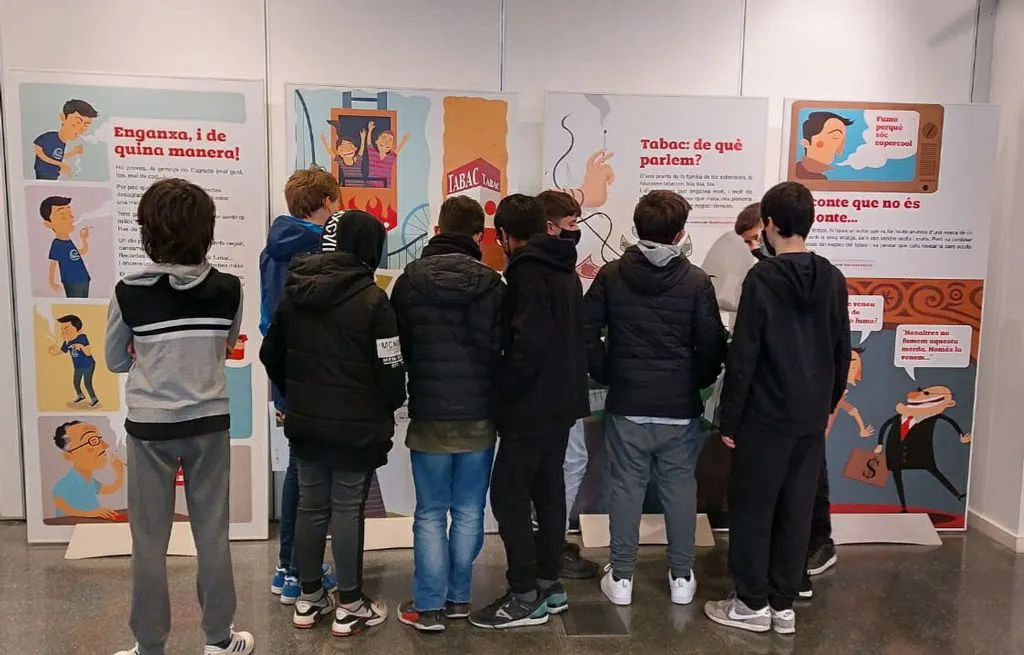 L’alumnat de 1r d’ESO, principal objectiu de l’exposició “El tabac al descobert”