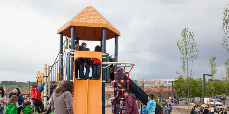 Rubí estrena el parc infantil Rivo Rubeo