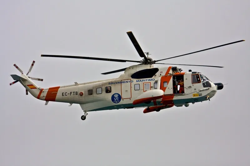 Un helicòpter de Salvament Marítim està sobrevolant el litoral entre Sant Adrià i Cabrera en busca del nadó llançat al Besòs