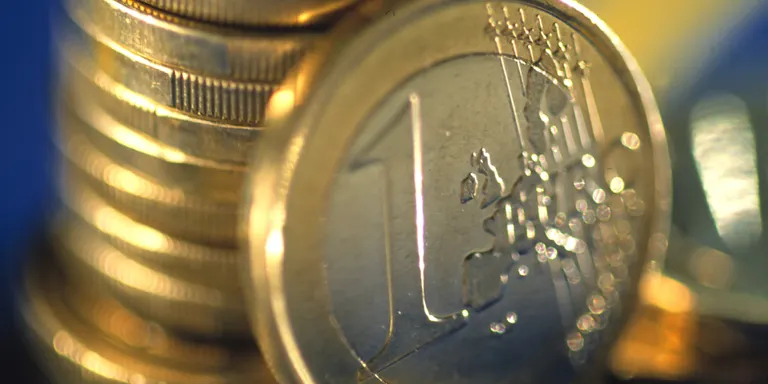 L'euro cau a mínims de 20 anys i s'allunya de la paritat amb el dòlar després del tall del Nord Stream 1