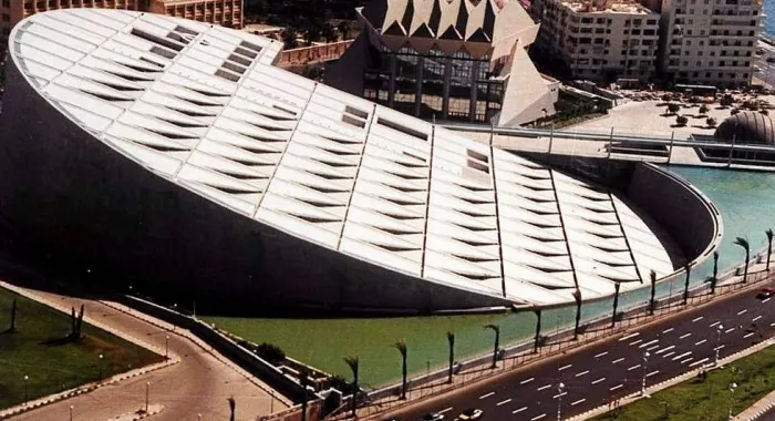 Un dels indrets que visitaran Ã©s la Biblioteca d'Alexandria