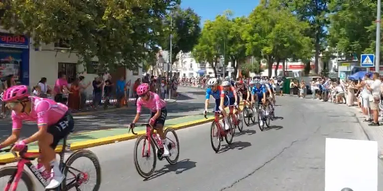 La Vuelta a España en su Etapa 17 a su paso por Utrera