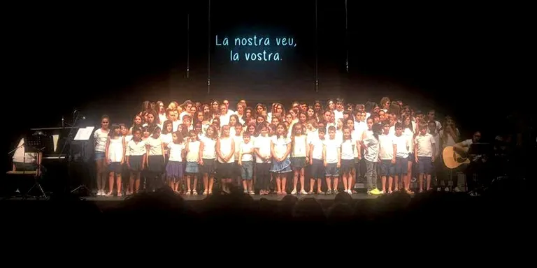 La cantata escolar rendeix un homenatge als drets dels infants