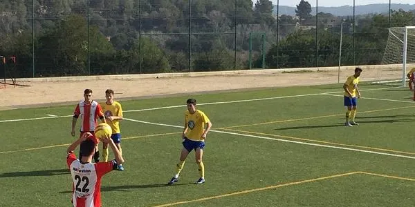 El Catllar talla la ratxa de cinc derrotes amb un empat davant el Viladecans (1-1)