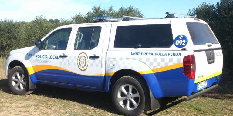 La Policia de Cambrils denuncia dos caçadors furtius per capturar ocells amb xarxes il·legals